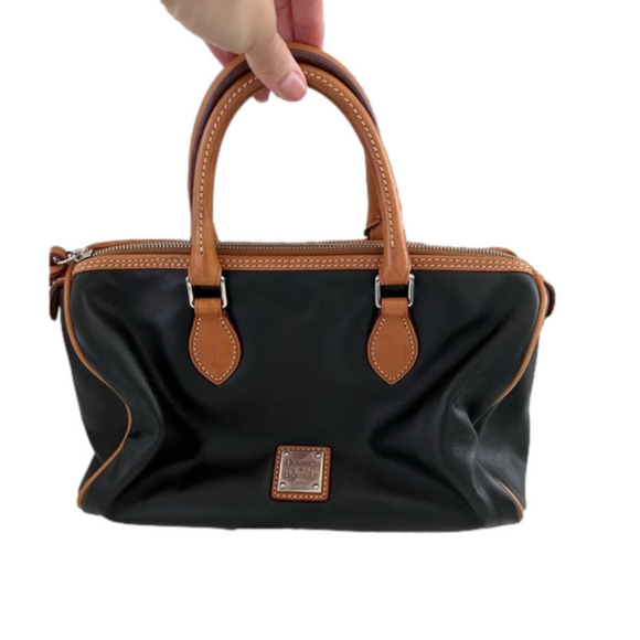 ⚡️Price Drop⚡️ Dooney & Bourke Round Bag- Used - Picture 1 of 15